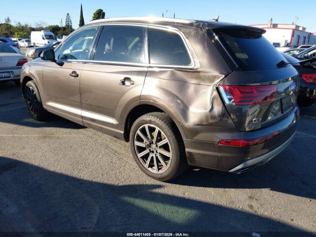 2018 AUDI Q7 WA1LHAF70JD008829 Photo 2