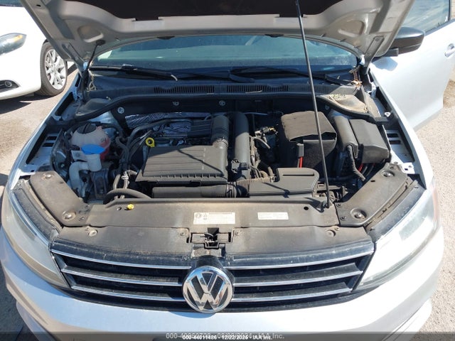 3VW167AJ8GM293587 Volkswagen Jetta 1.4t S