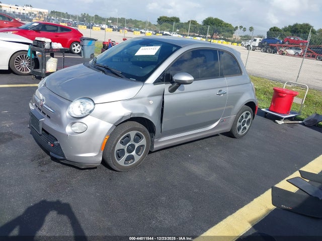 2015 FIAT 500E 3C3CFFGE3FT732896 Photo 1