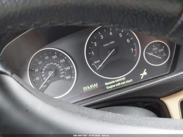 44011597 :رقم المزاد ، WBA3C3C5XDF981631 vin ، 2013 Bmw 320i Xdrive مزاد بيع