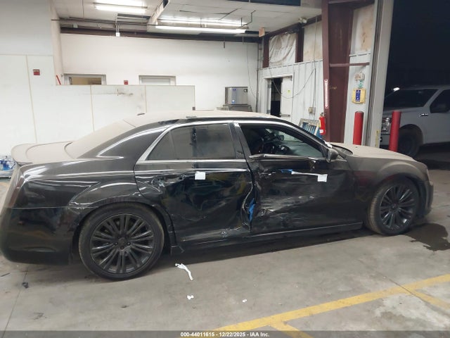 2012 Chrysler 300 Srt8 მანქანა იყიდება აუქციონზე, vin: 2C3CCAFJ7CH800860, აუქციონის ნომერი: 44011615