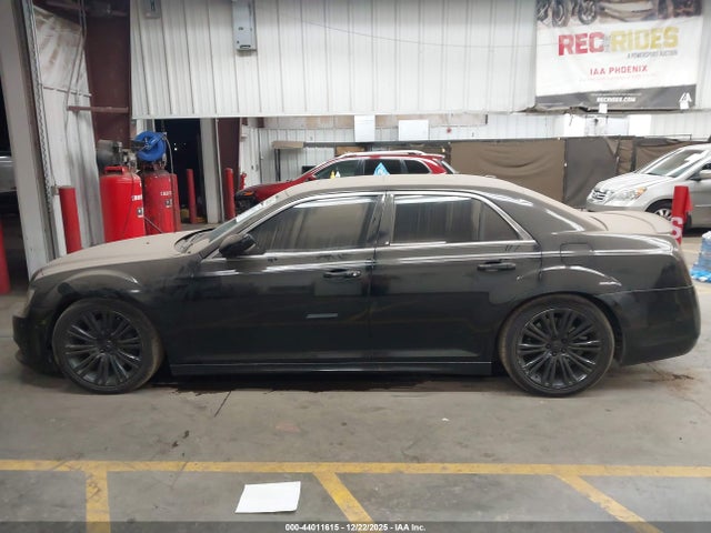 2012 Chrysler 300 Srt8 მანქანა იყიდება აუქციონზე, vin: 2C3CCAFJ7CH800860, აუქციონის ნომერი: 44011615