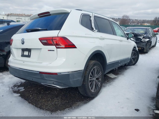Продаж на аукціоні авто 2019 Volkswagen Tiguan 2.0t Se/2.0t Sel/2.0t Sel R-line/2.0t Sel R-line Black, vin: 3VV2B7AX3KM033714, номер лоту: 44011646