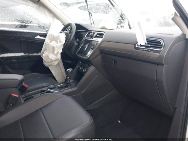 Продаж на аукціоні авто 2019 Volkswagen Tiguan 2.0t Se/2.0t Sel/2.0t Sel R-line/2.0t Sel R-line Black, vin: 3VV2B7AX3KM033714, номер лоту: 44011646