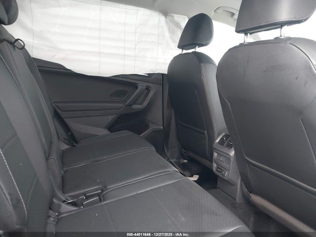 Продаж на аукціоні авто 2019 Volkswagen Tiguan 2.0t Se/2.0t Sel/2.0t Sel R-line/2.0t Sel R-line Black, vin: 3VV2B7AX3KM033714, номер лоту: 44011646