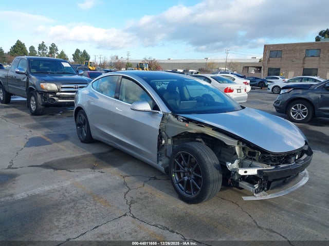 2018 TESLA MODEL 3 5YJ3E1EA4JF043037 Photo 0