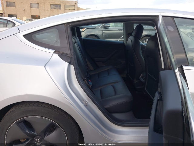 2018 TESLA MODEL 3 5YJ3E1EA4JF043037 Photo 7