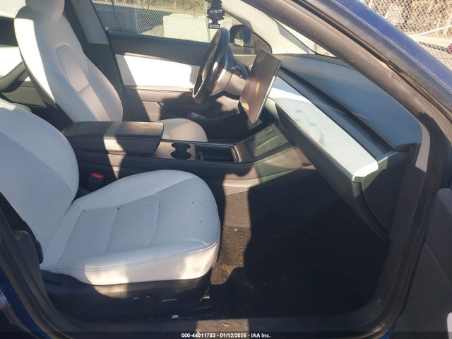 2021 TESLA MODEL 3 5YJ3E1EB1MF852685 Photo 4