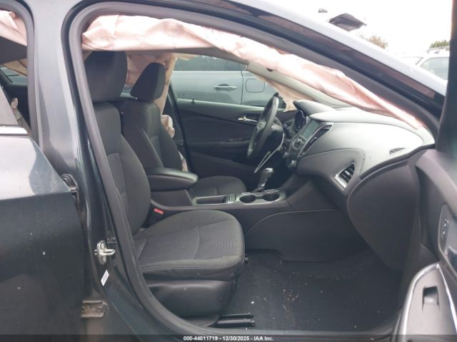 2018 CHEVROLET CRUZE 1G1BE5SM5J7157662 Photo 4