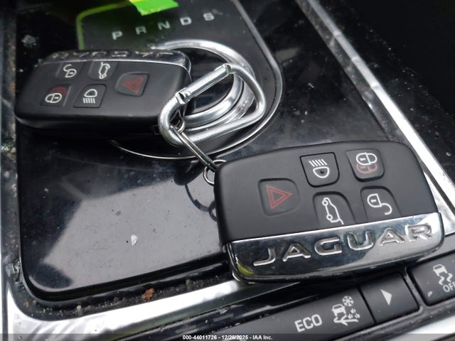 2018 JAGUAR F-PACE SADCM2FV1JA325028 Photo 10