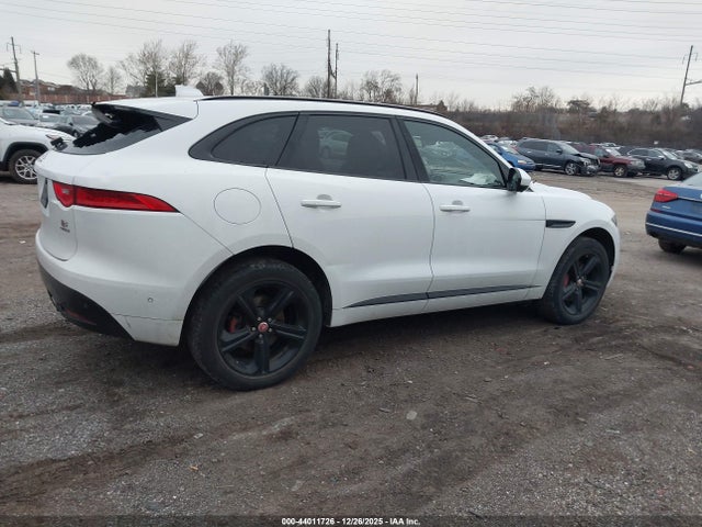 2018 JAGUAR F-PACE SADCM2FV1JA325028 Photo 3