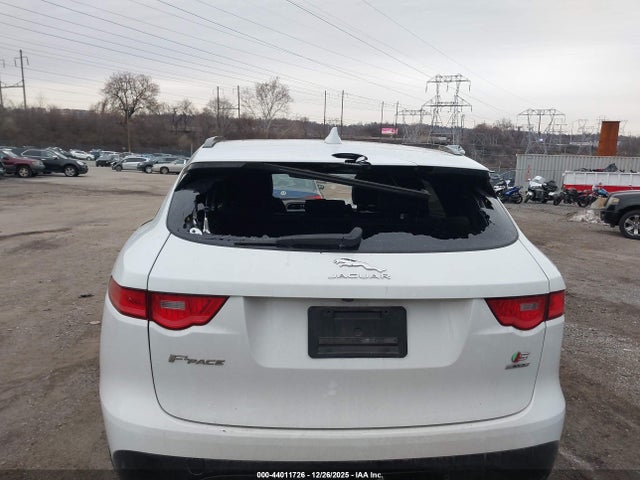 2018 JAGUAR F-PACE SADCM2FV1JA325028 Photo 5
