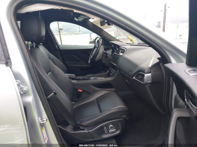 2020 JAGUAR F-PACE SADCJ2FX3LA630110 Photo 4