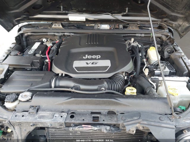 1C4BJWDG6GL132642 Jeep Wrangler Unlimited Sport