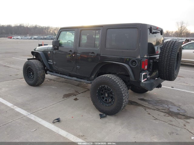 1C4BJWDG6GL132642 Jeep Wrangler Unlimited Sport