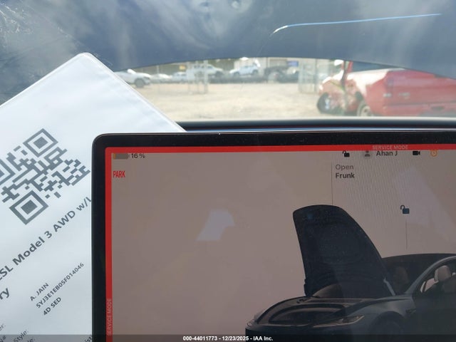 2025 Tesla Model 3 Long Range All-wheel Drive მანქანა იყიდება აუქციონზე, vin: 5YJ3E1EB0SF014046, აუქციონის ნომერი: 44011773