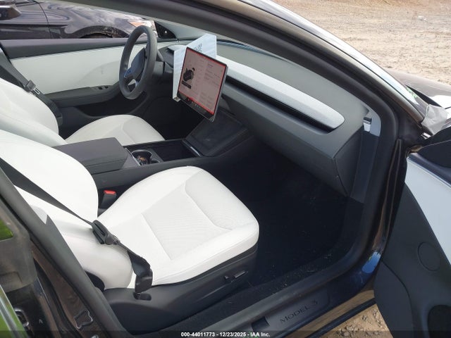 2025 Tesla Model 3 Long Range All-wheel Drive მანქანა იყიდება აუქციონზე, vin: 5YJ3E1EB0SF014046, აუქციონის ნომერი: 44011773