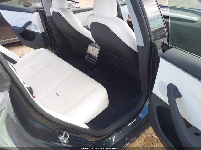 2025 Tesla Model 3 Long Range All-wheel Drive მანქანა იყიდება აუქციონზე, vin: 5YJ3E1EB0SF014046, აუქციონის ნომერი: 44011773