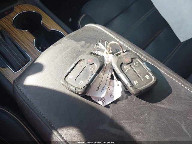 1GKKNPLS8HZ171459 GMC Acadia Denali