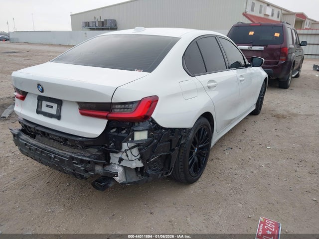 2023 BMW 330I 3MW69FF04P8D46494 Photo 3