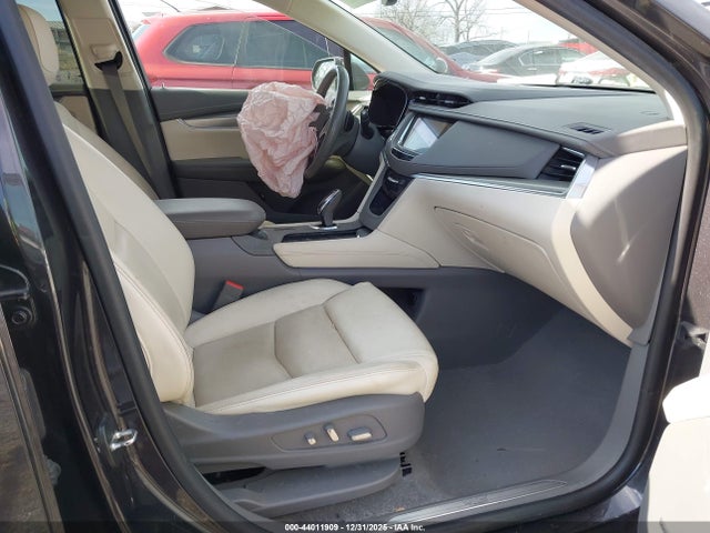 2017 CADILLAC XT5 1GYKNBRS5HZ108464 Photo 4