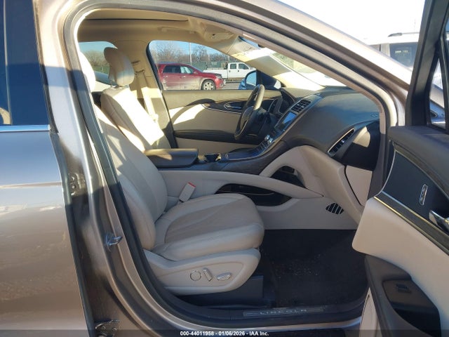 44011958 :رقم المزاد ، 2LMPJ6LR6JBL37328 vin ، 2018 Lincoln Mkx Reserve مزاد بيع