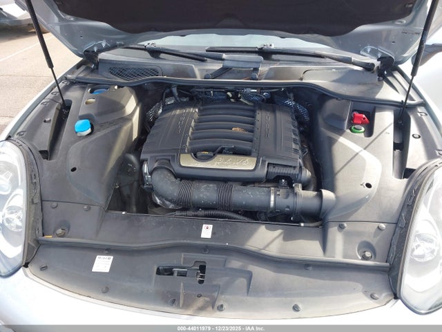 2017 PORSCHE CAYENNE WP1AA2A28HKA84614 Photo 9