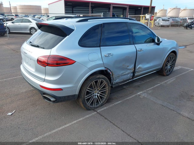 2017 PORSCHE CAYENNE WP1AA2A28HKA84614 Photo 3