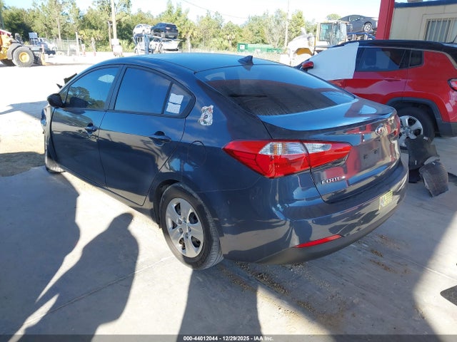 2016 KIA FORTE KNAFK4A62G5563477 Photo 2