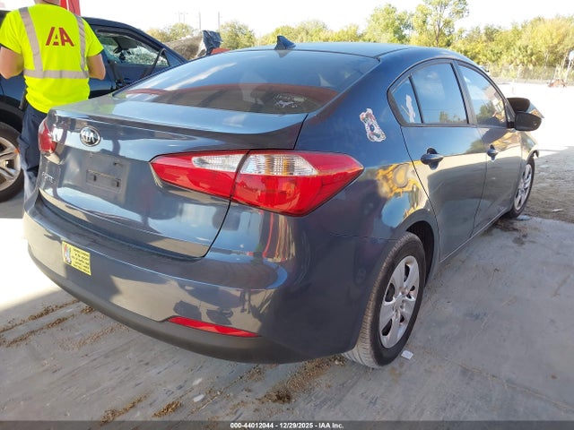 2016 KIA FORTE KNAFK4A62G5563477 Photo 3