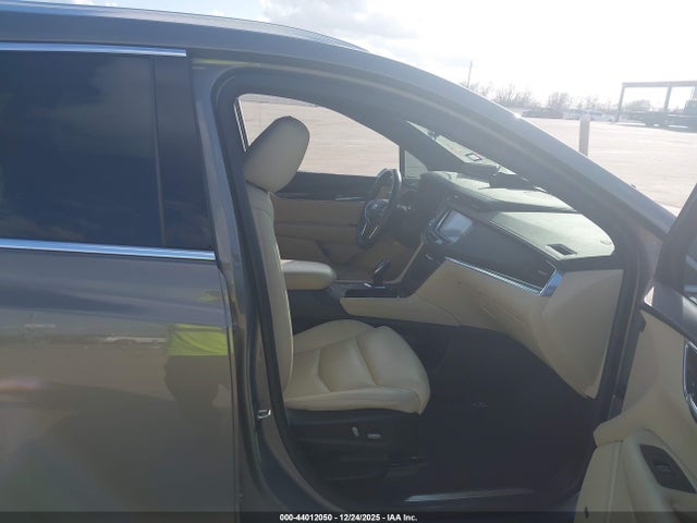 1GYKNARS3KZ172634 Cadillac Xt5 Standard