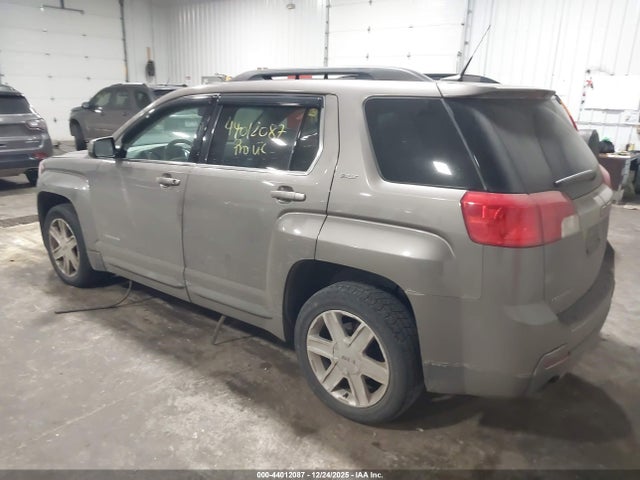2010 GMC TERRAIN 2CTFLGEY5A6356529 Photo 2