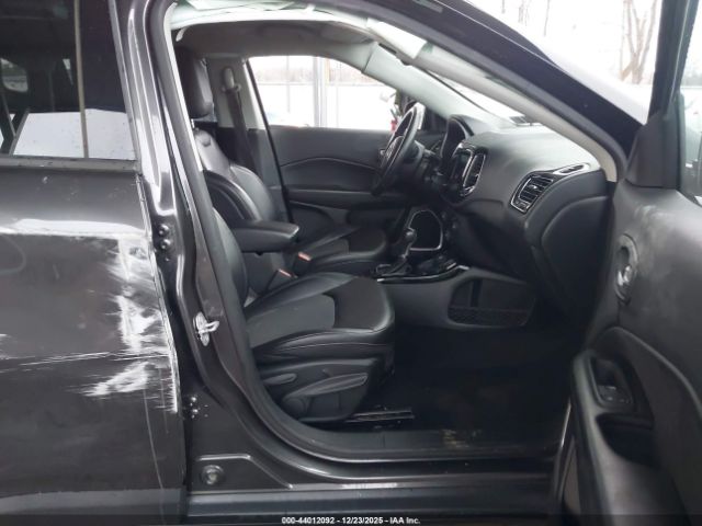 2019 JEEP COMPASS 3C4NJDBB8KT734416 Photo 4