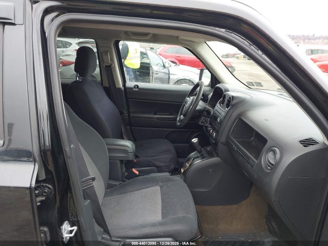 1C4NJPBA3HD140548 Jeep Patriot Sport Fwd