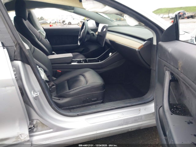 2018 TESLA MODEL 3 5YJ3E1EA0JF004087 Photo 4