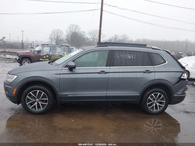 44012147 :رقم المزاد ، 3VV2B7AX7LM011653 vin ، 2020 Volkswagen Tiguan 2.0t Se/2.0t Se R-line Black/2.0t Sel مزاد بيع