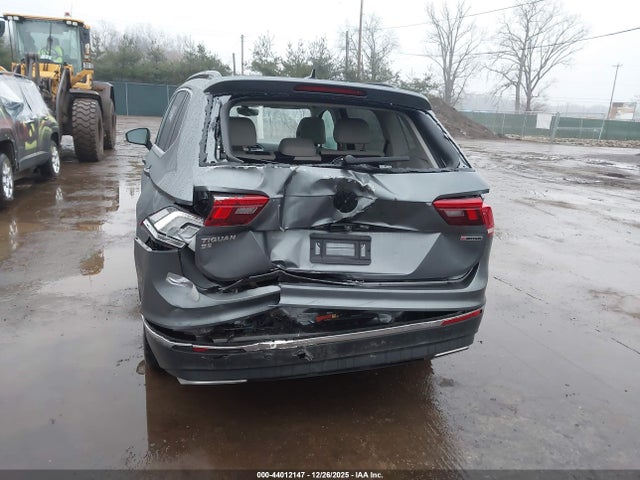44012147 :رقم المزاد ، 3VV2B7AX7LM011653 vin ، 2020 Volkswagen Tiguan 2.0t Se/2.0t Se R-line Black/2.0t Sel مزاد بيع