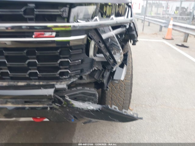 1GNSKPKD1NR301818 Chevrolet Tahoe 4wd Z71
