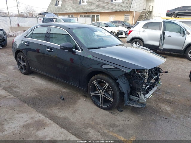 2022 MERCEDES-BENZ A 220 W1K3G4FB0NJ373345