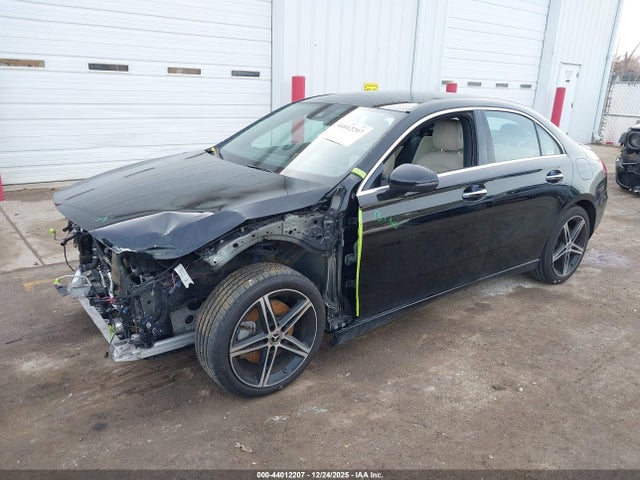 2022 MERCEDES-BENZ A 220 W1K3G4FB0NJ373345 Photo 1