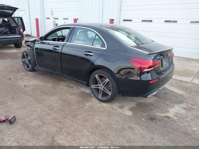 2022 MERCEDES-BENZ A 220 W1K3G4FB0NJ373345 Photo 2