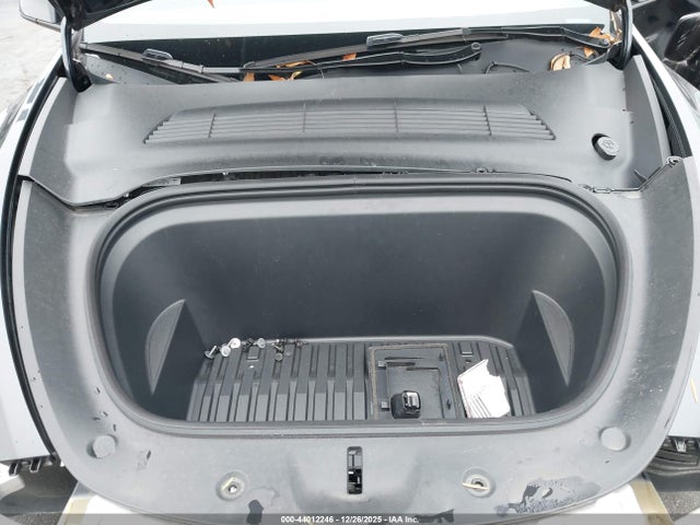 2025 TESLA MODEL Y 7SAYGAEE5SF216913 Photo 9