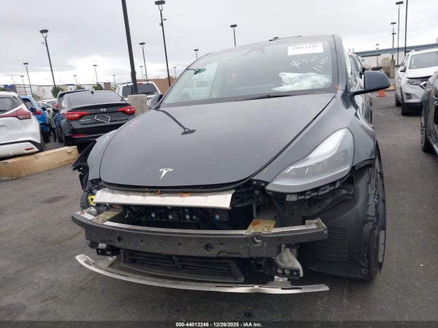 7SAYGAEE5SF216913 Tesla Model Y Long Range Dual Motor All-wheel Drive
