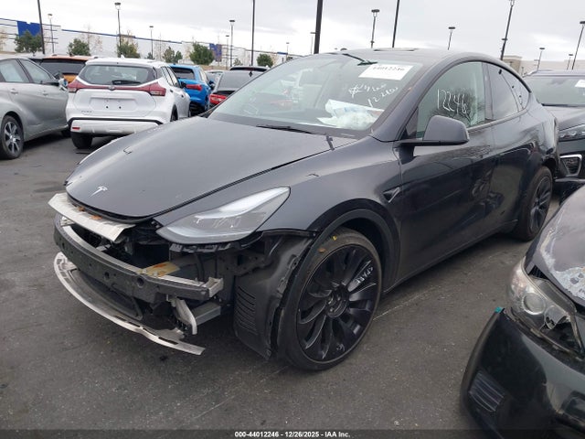 2025 TESLA MODEL Y 7SAYGAEE5SF216913 Photo 1