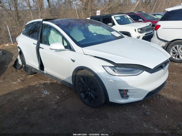 2020 TESLA MODEL X 5YJXCAE2XLF239079 Photo 0