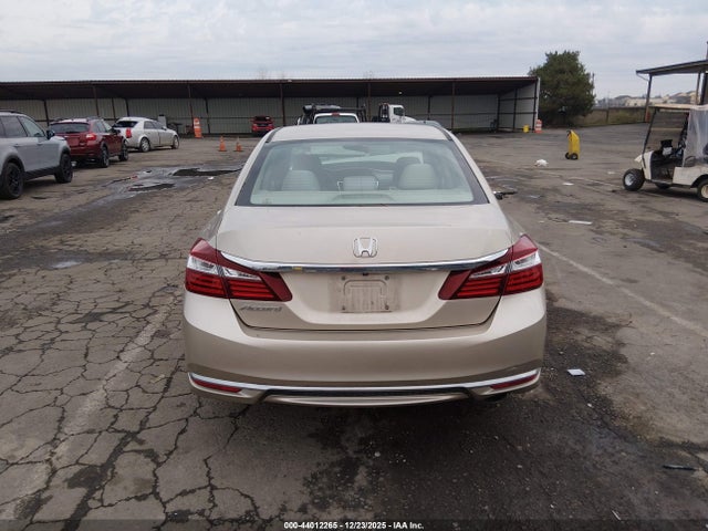 1HGCR2F33HA131690 Honda ACCORD LX