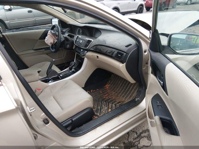 1HGCR2F33HA131690 Honda ACCORD LX