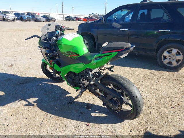 Kawasaki EX400 2023 JKAEXKG13PDAR7903 Image 3