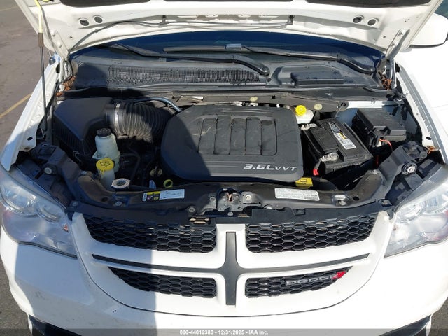 2013 Dodge Grand Caravan R/t მანქანა იყიდება აუქციონზე, vin: 2C4RDGEG2DR752577, აუქციონის ნომერი: 44012380