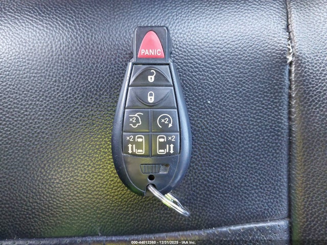2013 Dodge Grand Caravan R/t მანქანა იყიდება აუქციონზე, vin: 2C4RDGEG2DR752577, აუქციონის ნომერი: 44012380
